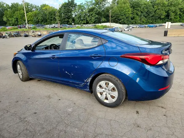 KMHDH4AE9GU543745 2016 HYUNDAI ELANTRA - Image 2