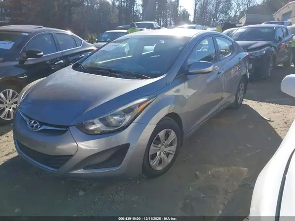 KMHDH4AE9GU545186 2016 HYUNDAI ELANTRA - Image 2
