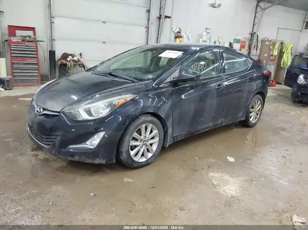 KMHDH4AE9GU545415 2016 HYUNDAI ELANTRA - Image 2