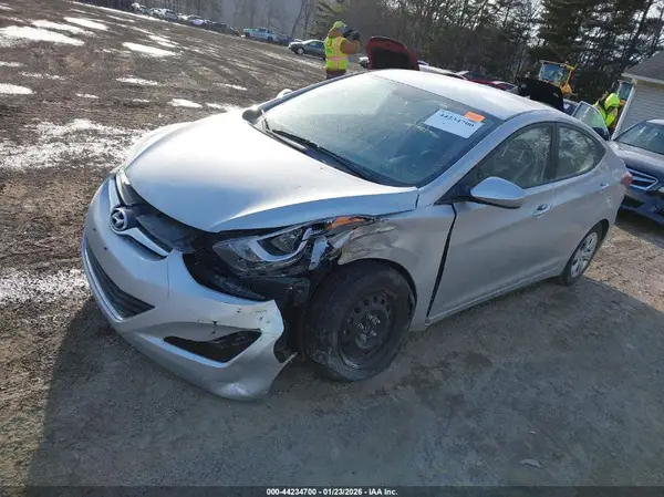KMHDH4AE9GU583565 2016 HYUNDAI ELANTRA - Image 2