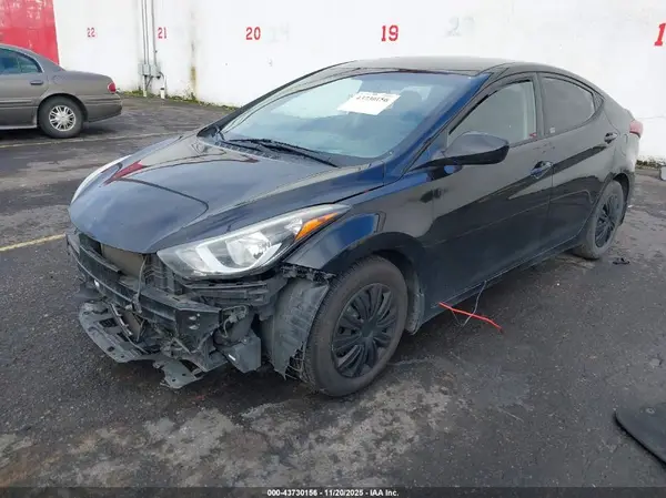 KMHDH4AE9GU587180 2016 HYUNDAI ELANTRA - Image 2