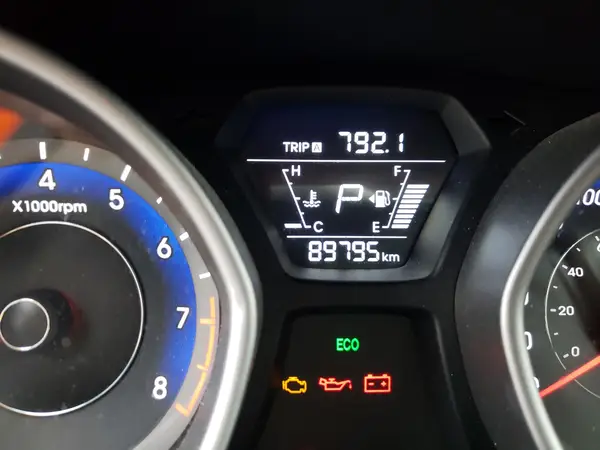 KMHDH4AE9GU631498 2016 HYUNDAI ELANTRA - Image 8