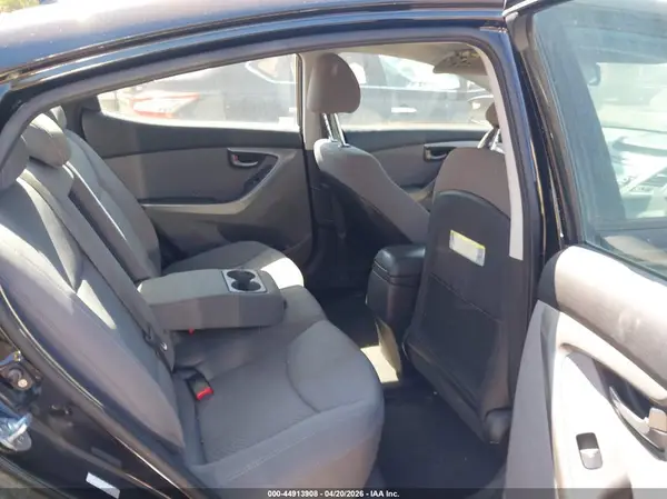 KMHDH4AE9GU636717 2016 HYUNDAI ELANTRA - Image 8