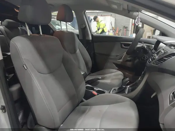 KMHDH4AEXGU488061 2016 HYUNDAI ELANTRA - Image 8