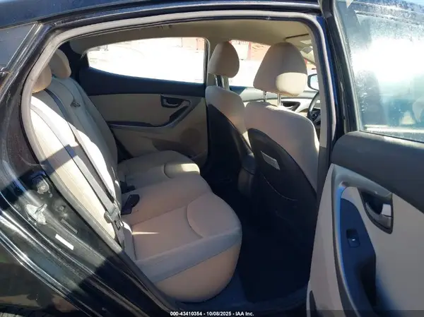 KMHDH4AEXGU502850 2016 HYUNDAI ELANTRA - Image 8