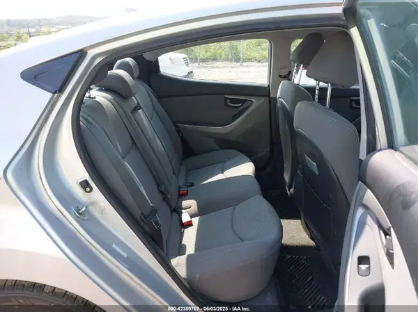 KMHDH4AEXGU545603 2016 HYUNDAI ELANTRA - Image 8