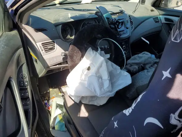 KMHDH4AEXGU618419 2016 HYUNDAI ELANTRA - Image 8