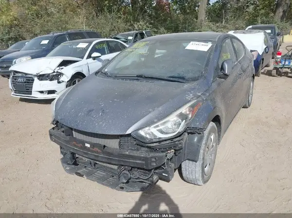 KMHDH4AEXGU646043 2016 HYUNDAI ELANTRA - Image 2