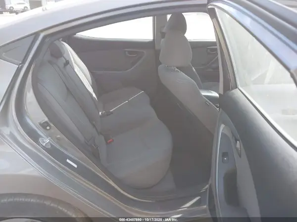 KMHDH4AEXGU646043 2016 HYUNDAI ELANTRA - Image 8