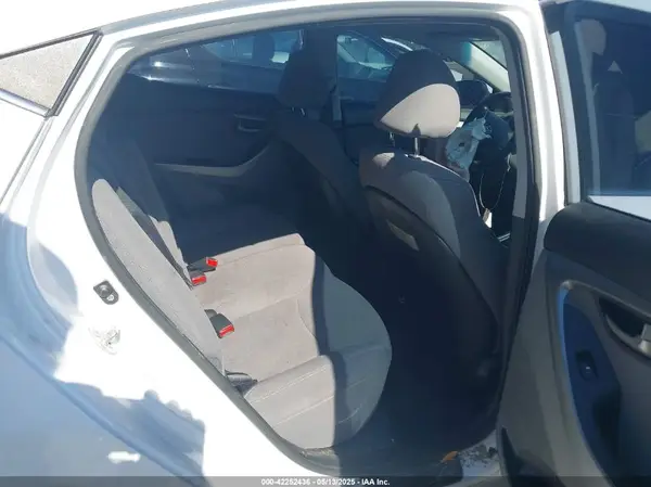 KMHDH4AH1GU488301 2016 HYUNDAI ELANTRA - Image 8