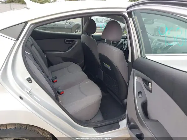 KMHDH4AH3GU523310 2016 HYUNDAI ELANTRA - Image 8