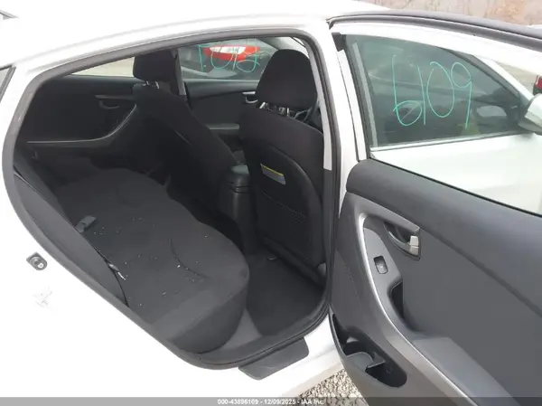 KMHDH4AH8GU488201 2016 HYUNDAI ELANTRA - Image 8
