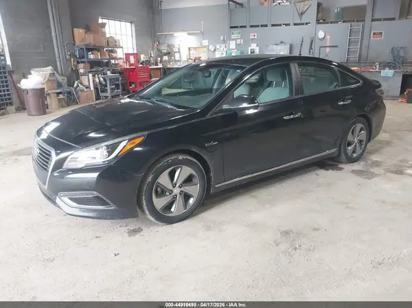 KMHE14L20HA066752 2017 HYUNDAI SONATA - Image 2