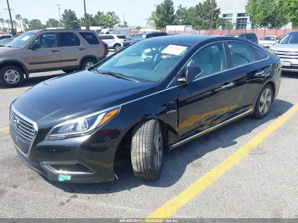 KMHE14L20HA068260 2017 HYUNDAI SONATA - Image 2