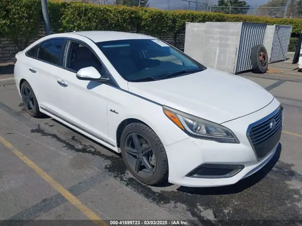 KMHE14L21GA026470 2016 HYUNDAI SONATA - Image 1