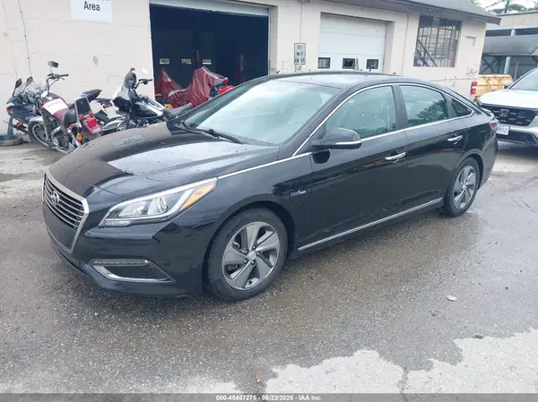 KMHE14L22HA066123 2017 HYUNDAI SONATA - Image 2
