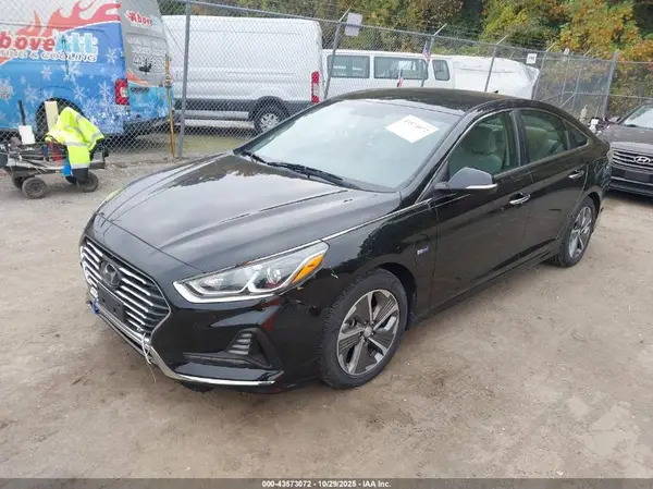 KMHE14L22KA091613 2019 HYUNDAI SONATA - Image 2