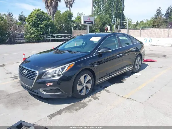 KMHE14L23HA066132 2017 HYUNDAI SONATA - Image 2