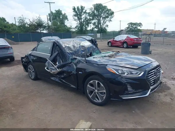 KMHE14L23KA092768 2019 HYUNDAI SONATA - Image 1