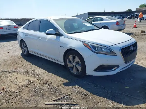 KMHE14L24HA065541 2017 HYUNDAI SONATA - Image 1