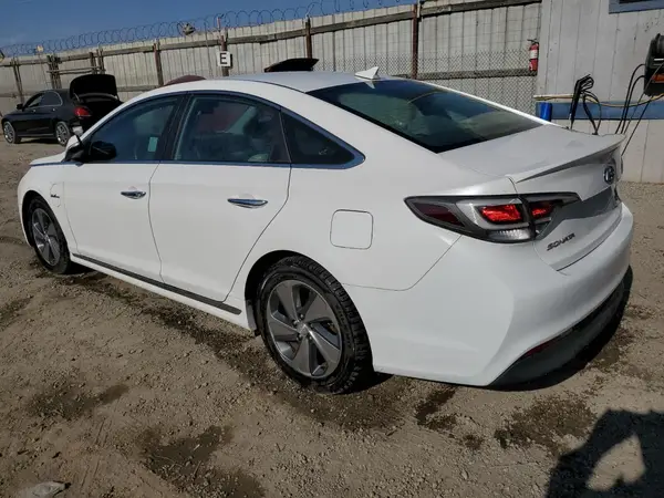 KMHE14L24HA072117 2017 HYUNDAI SONATA - Image 2