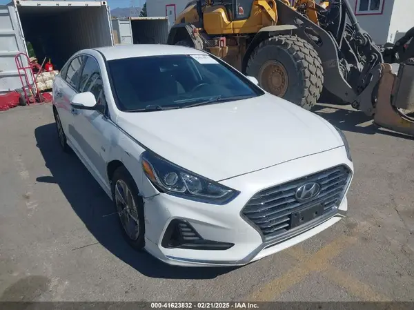 KMHE14L24KA089166 2019 HYUNDAI SONATA - Image 1