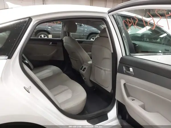 KMHE14L25KA093386 2019 HYUNDAI SONATA - Image 8
