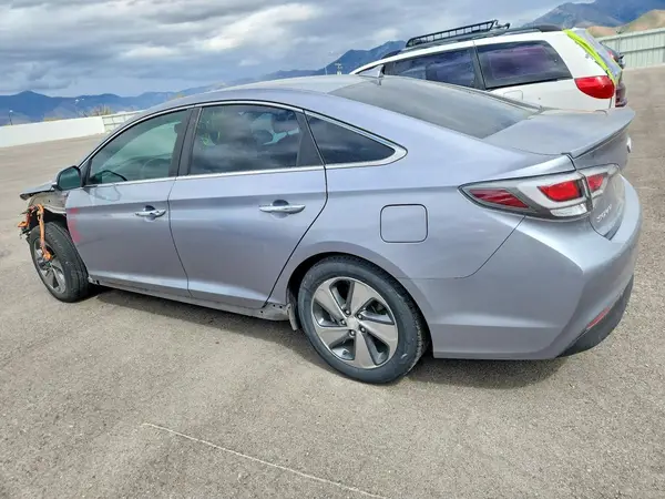 KMHE14L26HA045114 2017 HYUNDAI SONATA - Image 2