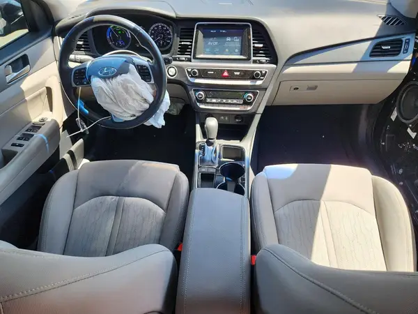 KMHE14L26KA093784 2019 HYUNDAI SONATA - Image 8
