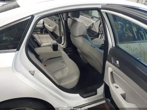 KMHE14L27GA029681 2016 HYUNDAI SONATA - Image 8
