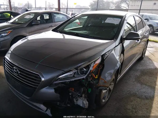 KMHE14L27HA068269 2017 HYUNDAI SONATA - Image 2