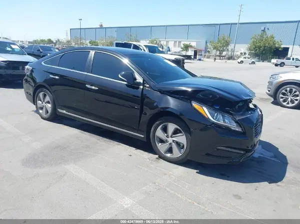 KMHE14L28HA076767 2017 HYUNDAI SONATA - Image 1