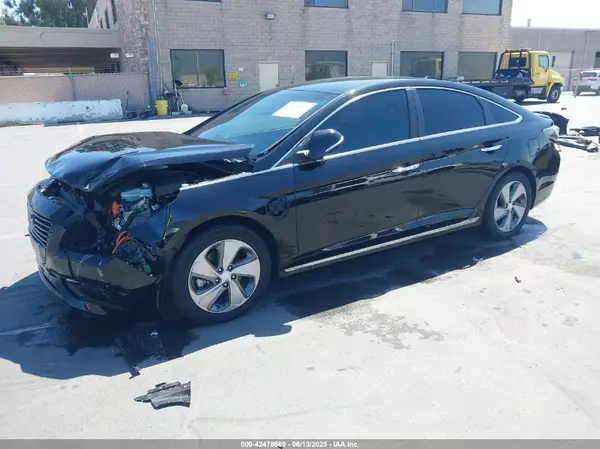 KMHE14L28HA076767 2017 HYUNDAI SONATA - Image 2