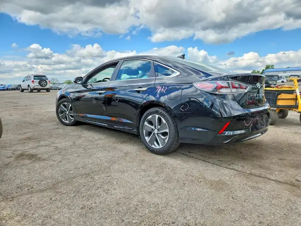 KMHE14L28KA091440 2019 HYUNDAI SONATA - Image 2