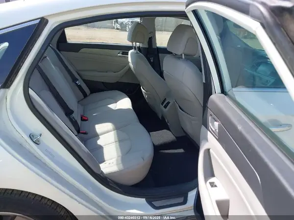 KMHE14L29GA021355 2016 HYUNDAI SONATA - Image 8