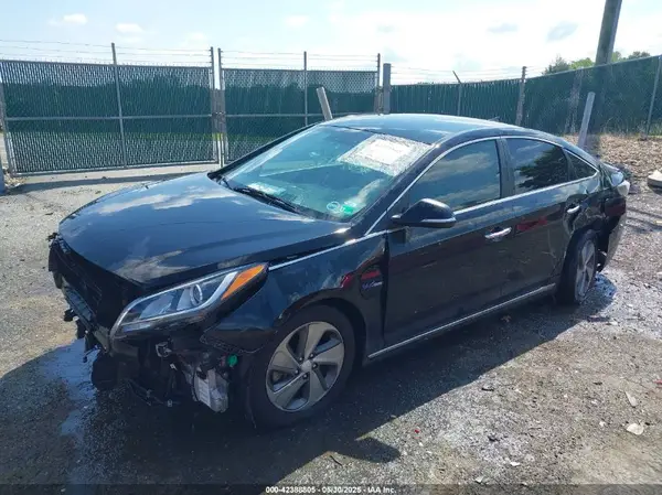 KMHE14L2XGA024782 2016 HYUNDAI SONATA - Image 2