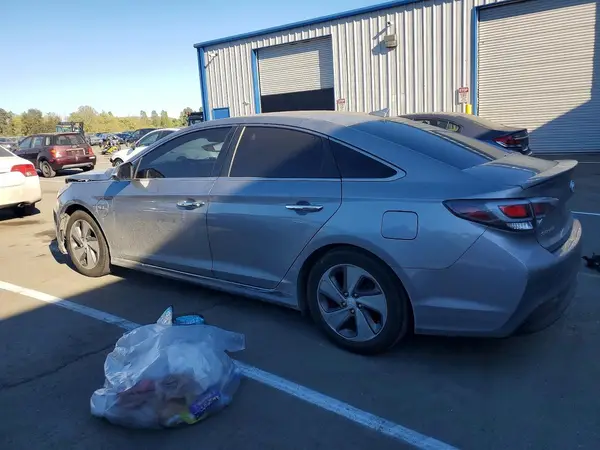 KMHE14L2XGA029738 2016 HYUNDAI SONATA - Image 2