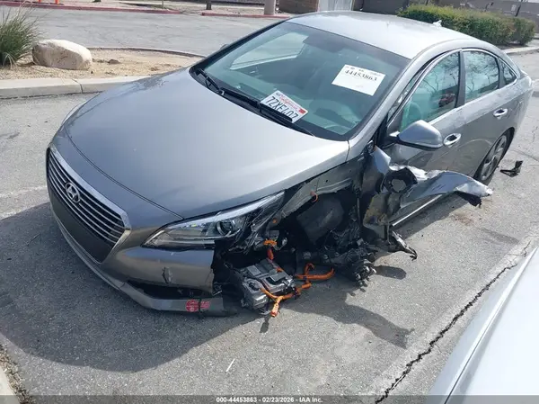 KMHE14L2XHA066130 2017 HYUNDAI SONATA - Image 2
