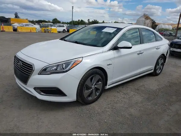 KMHE14L2XHA074664 2017 HYUNDAI SONATA - Image 2