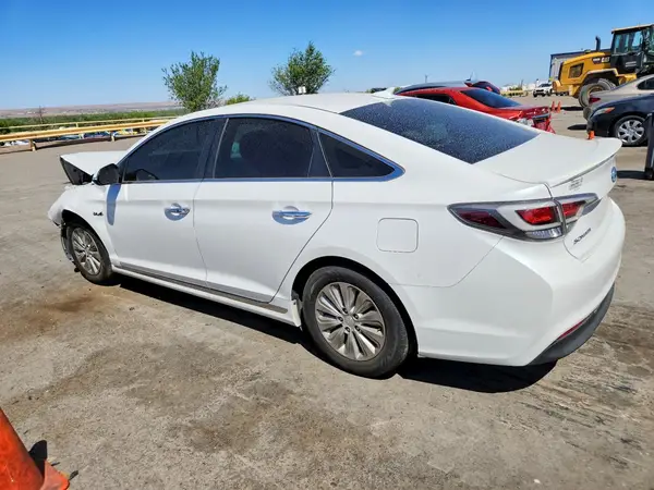 KMHE24L10GA009244 2016 HYUNDAI SONATA - Image 2