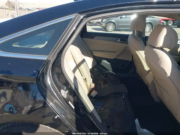 KMHE24L10GA013519 2016 HYUNDAI SONATA - Image 8