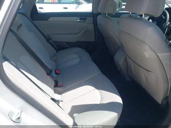 KMHE24L10GA013679 2016 HYUNDAI SONATA - Image 8