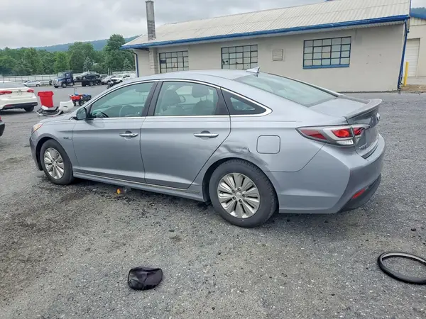 KMHE24L10GA015352 2016 HYUNDAI SONATA - Image 2