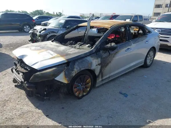 KMHE24L10GA017053 2016 HYUNDAI SONATA - Image 2