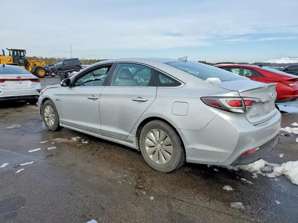 KMHE24L10GA020891 2016 HYUNDAI SONATA - Image 2