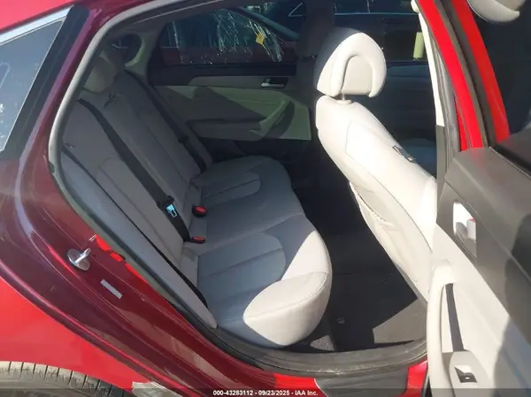 KMHE24L10GA023063 2016 HYUNDAI SONATA - Image 8