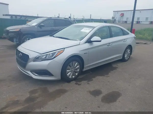 KMHE24L10GA025248 2016 HYUNDAI SONATA - Image 2