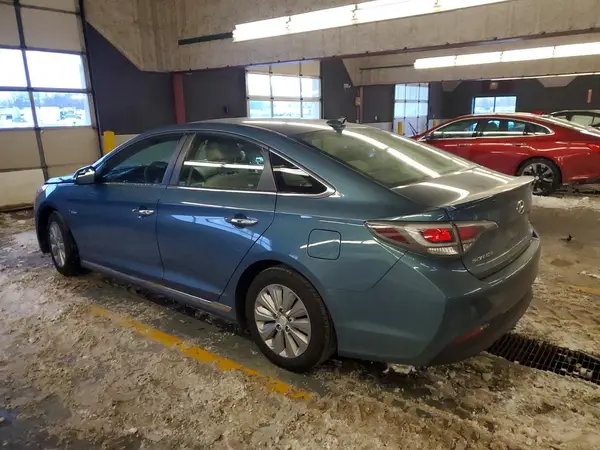 KMHE24L10GA025265 2016 HYUNDAI SONATA - Image 2