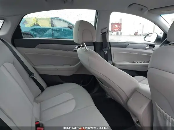 KMHE24L10GA027839 2016 HYUNDAI SONATA - Image 8