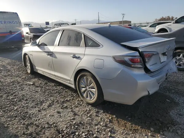 KMHE24L10GA030109 2016 HYUNDAI SONATA - Image 2